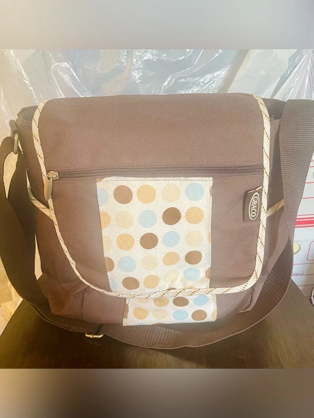 Graco Baby Deluxe Messenger Diaper Bag - Brown Polka Dot - Like New